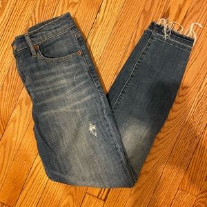 Gap Distressed Size 30 True Skinny Jean